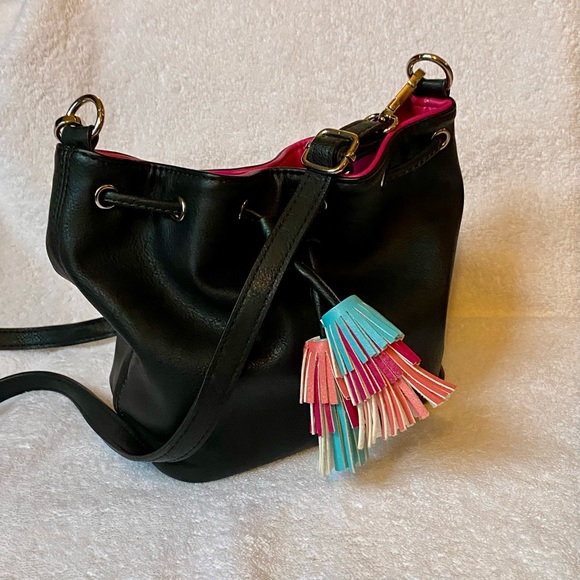NEW! CANDIE’S “MADE TO SPARKLE” DRAWSTRING BUCKET BAG - Picture 10 of 13